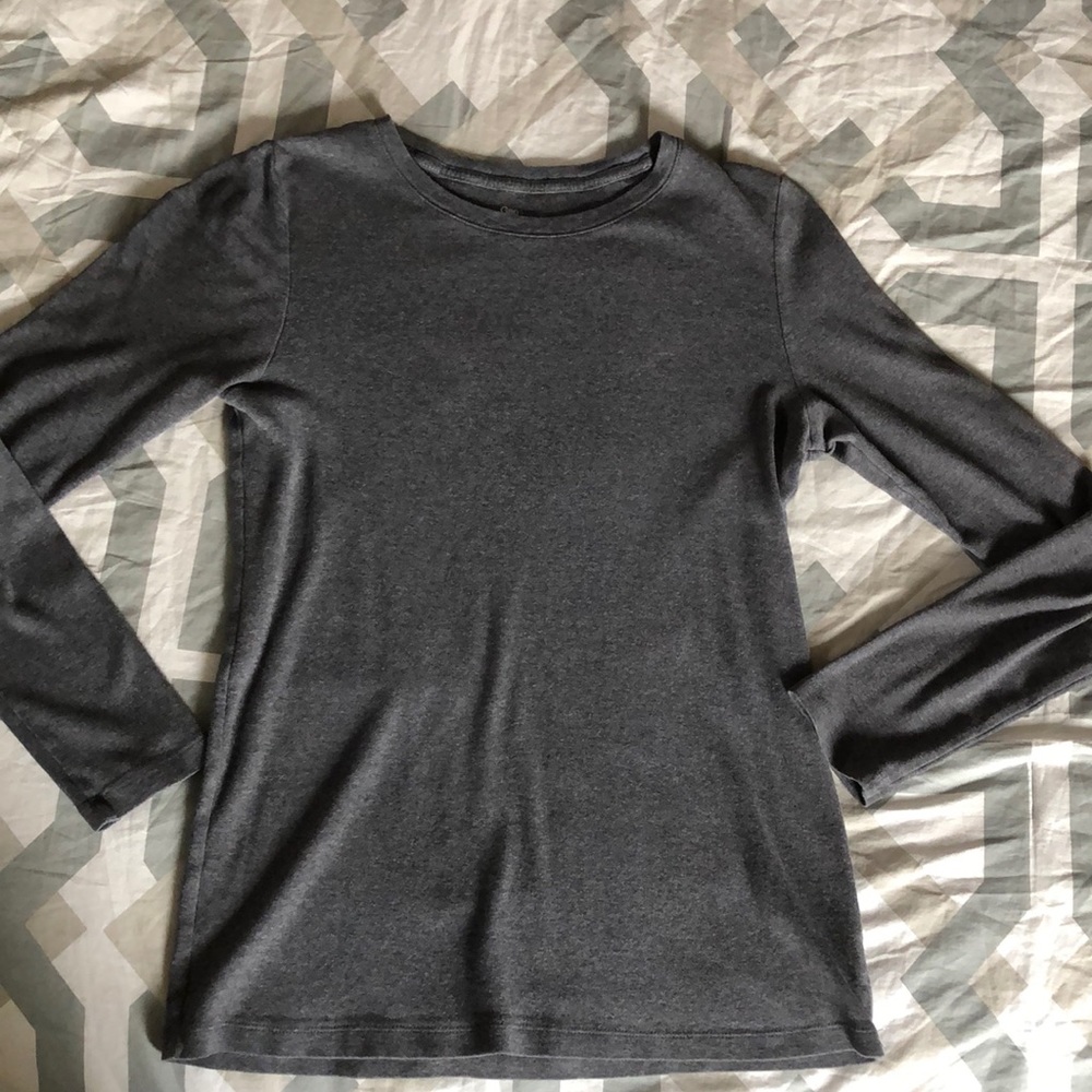 Gap “Favorite Crewneck” long sleeve shirt in dark gray.